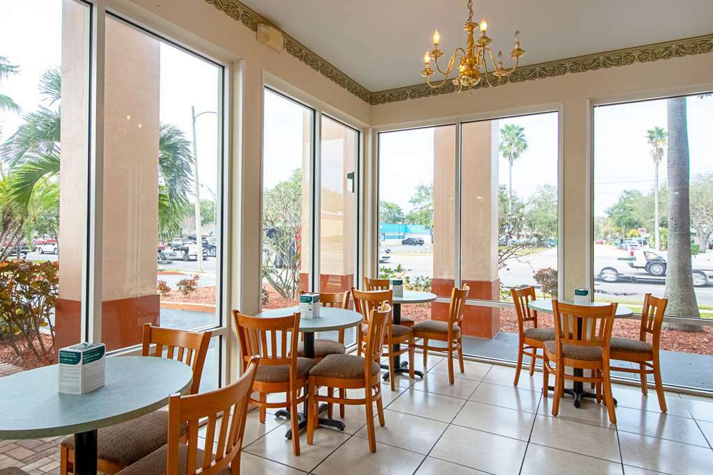 Ramada Limited Clearwater Hotel And Suites Restaurante foto